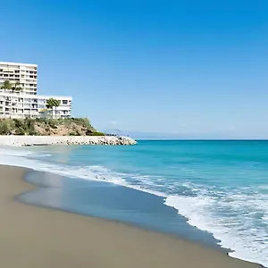 Cozy With Large Terrace Apartamento Torremolinos